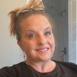 Meet your Posher, Carrie